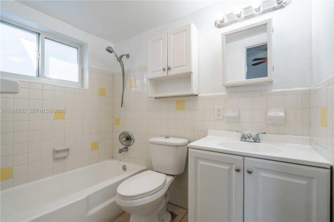 Apartamento en alquiler en Wilton Manors, Florida, 1 dormitorio, 51.1 m2 № 2067164 - foto 12