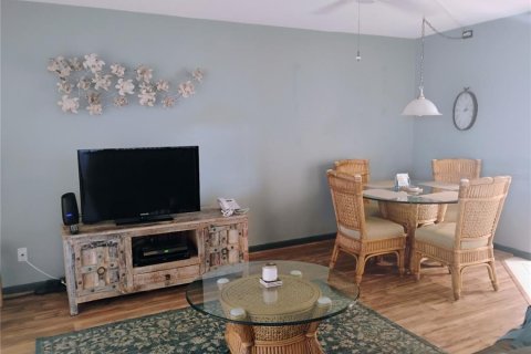Condo in New Smyrna Beach, Florida, 1 bedroom  № 1626571 - photo 3