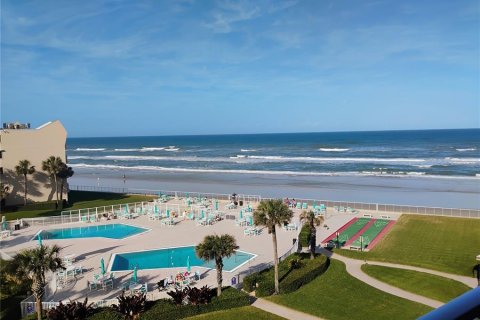 Condo in New Smyrna Beach, Florida, 1 bedroom  № 1626571 - photo 1