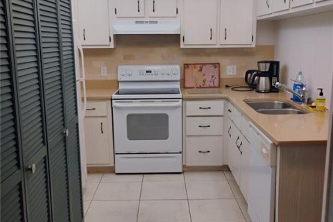 Condo in New Smyrna Beach, Florida, 1 bedroom  № 1626571 - photo 4