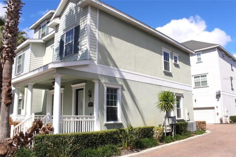 Townhouse in Winter Springs, Florida 2 bedrooms, 100.8 sq.m. № 2098728 - photo 3
