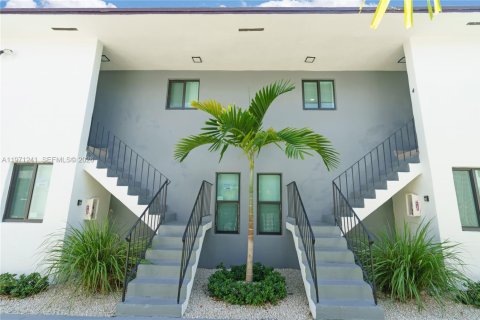 Immobilier commercial à vendre à Miami, Floride: 455.41 m2 № 2032112 - photo 4