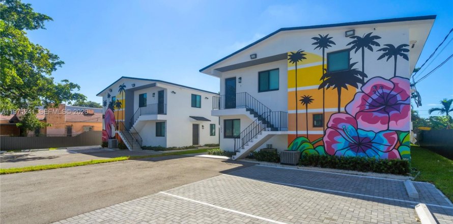 Immobilier commercial à Miami, Floride 455.41 m2 № 2032112