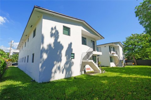 Immobilier commercial à vendre à Miami, Floride: 455.41 m2 № 2032112 - photo 8