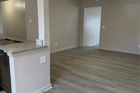 House in Lakeland, Florida 4 bedrooms, 131.74 sq.m. № 2378041 - photo 5