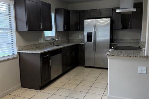 House in Lakeland, Florida 4 bedrooms, 131.74 sq.m. № 2378041 - photo 4
