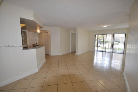 Купить кондоминиум в Корал-Спрингс, Флорида 3 спальни, 117.34м2, № 1974549 - фото 8