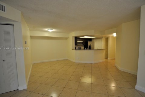 Купить кондоминиум в Корал-Спрингс, Флорида 3 спальни, 117.34м2, № 1974549 - фото 5