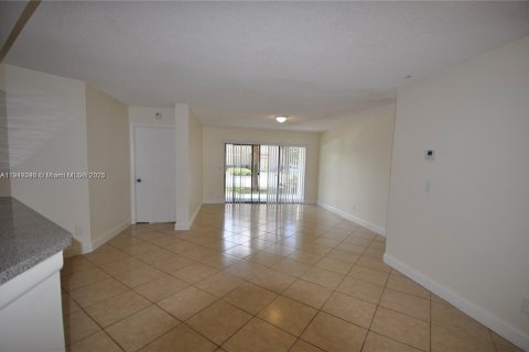 Купить кондоминиум в Корал-Спрингс, Флорида 3 спальни, 117.34м2, № 1974549 - фото 7