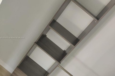 Condo in Miami, Florida, 1 bedroom  № 1955006 - photo 8