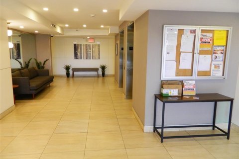 Condo in Oakland Park, Florida, 2 bedrooms  № 2372143 - photo 28