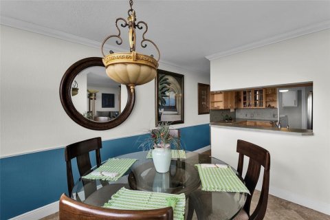 Condo in Oakland Park, Florida, 2 bedrooms  № 2372143 - photo 8