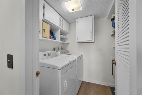 Condo in Oakland Park, Florida, 2 bedrooms  № 2372143 - photo 18