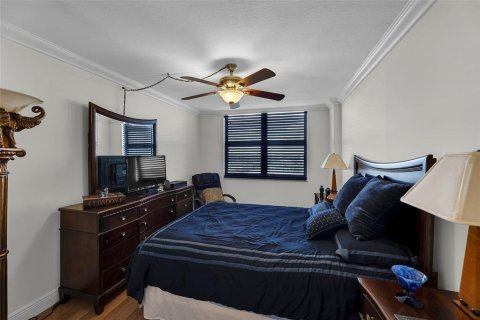 Condo in Oakland Park, Florida, 2 bedrooms  № 2372143 - photo 25