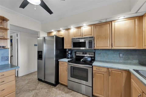 Condo in Oakland Park, Florida, 2 bedrooms  № 2372143 - photo 16