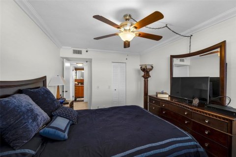Condo in Oakland Park, Florida, 2 bedrooms  № 2372143 - photo 24