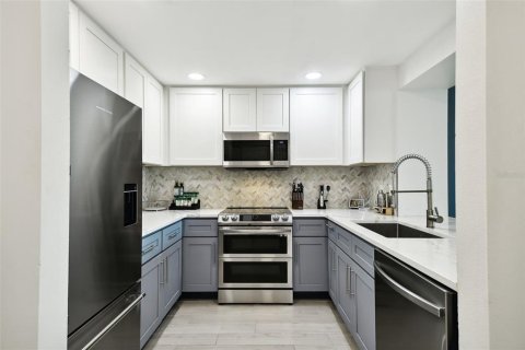 Copropriété à vendre à Tampa, Floride: 1 chambre, 79.25 m2 № 1910843 - photo 11