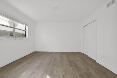 Снять в аренду квартиру в Майами, Флорида 1 спальня, 92.9м2, № 1989190 - фото 22