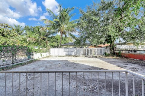 Снять в аренду квартиру в Майами, Флорида 1 спальня, 92.9м2, № 1989190 - фото 23