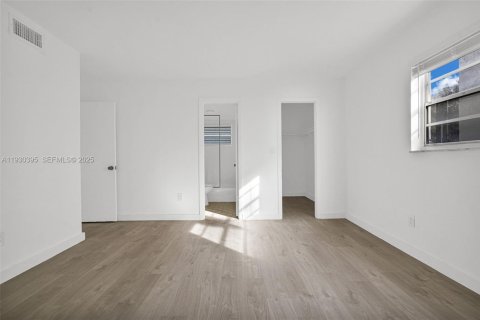 Снять в аренду квартиру в Майами, Флорида 1 спальня, 92.9м2, № 1989190 - фото 19