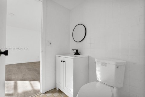 Снять в аренду квартиру в Майами, Флорида 1 спальня, 92.9м2, № 1989190 - фото 6