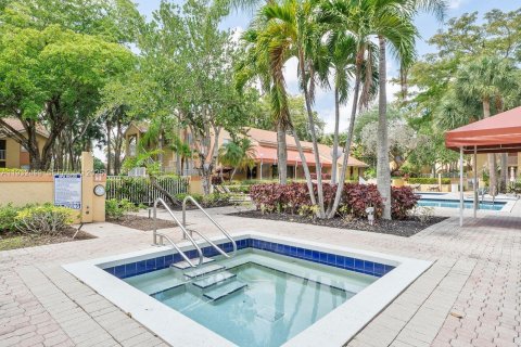 Condominio en venta en Coral Springs, Florida, 1 dormitorio, 75.81 m2 № 1992781 - foto 19