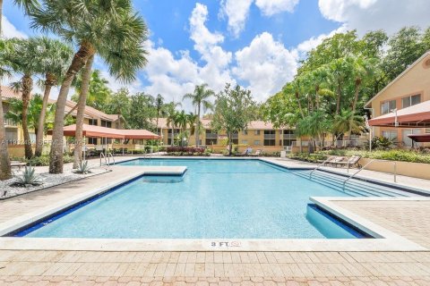 Condominio en venta en Coral Springs, Florida, 1 dormitorio, 75.81 m2 № 1992781 - foto 18