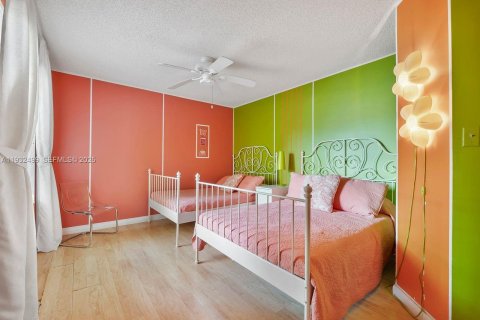 Condominio en venta en Coral Springs, Florida, 1 dormitorio, 75.81 m2 № 1992781 - foto 10