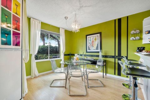 Condominio en venta en Coral Springs, Florida, 1 dormitorio, 75.81 m2 № 1992781 - foto 4