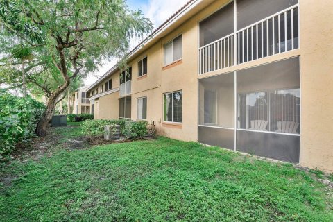 Condominio en venta en Coral Springs, Florida, 1 dormitorio, 75.81 m2 № 1992781 - foto 17
