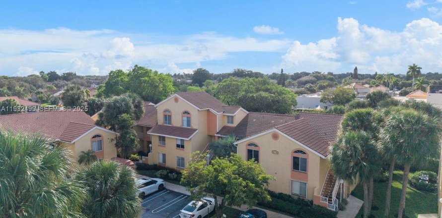 Condominio en Coral Springs, Florida, 1 dormitorio  № 1992781