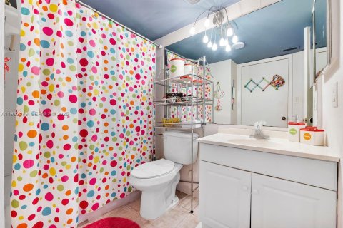 Condominio en venta en Coral Springs, Florida, 1 dormitorio, 75.81 m2 № 1992781 - foto 13