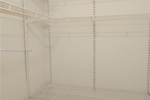 Condo in Pompano Beach, Florida, 1 bedroom  № 1807095 - photo 10