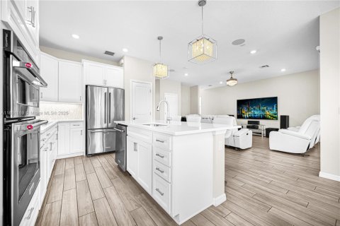 House in Hollywood, Florida 3 bedrooms, 206.24 sq.m. № 1854797 - photo 7