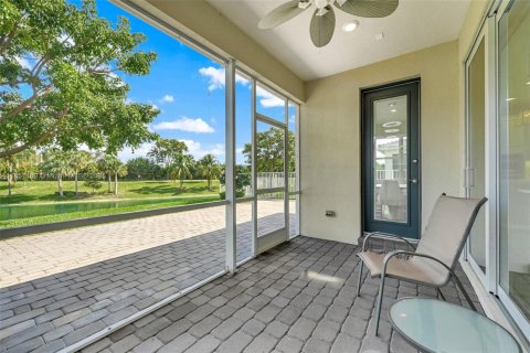 House in Hollywood, Florida 3 bedrooms, 206.24 sq.m. № 1854797 - photo 28