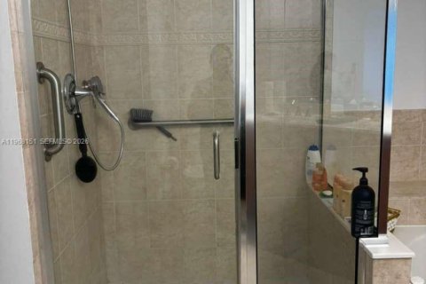 Apartment in Miami, Florida 2 bedrooms, 112.5 sq.m. № 2029522 - photo 18