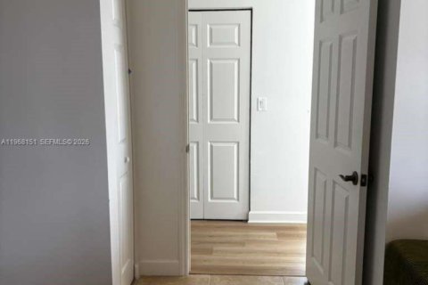 Apartment in Miami, Florida 2 bedrooms, 112.5 sq.m. № 2029522 - photo 12