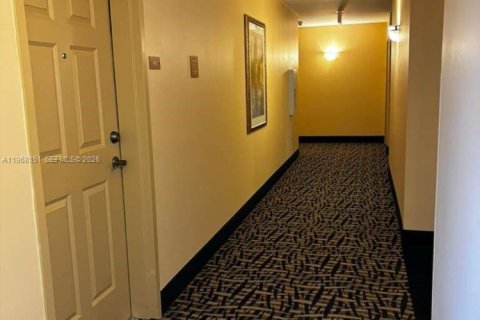 Apartment in Miami, Florida 2 bedrooms, 112.5 sq.m. № 2029522 - photo 3