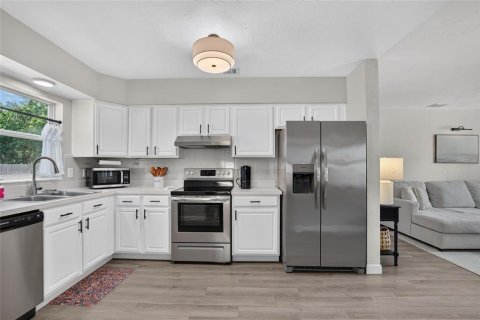Villa ou maison à vendre à Saint Petersburg, Floride: 2 chambres, 81.94 m2 № 2399037 - photo 12