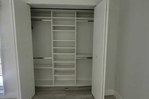 Copropriété à louer à Miami, Floride: 3 chambres, 114.08 m2 № 2168730 - photo 12
