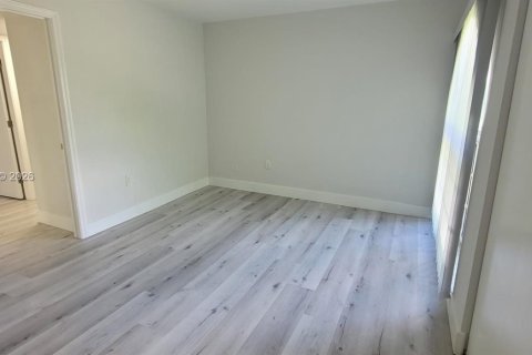 Copropriété à louer à Miami, Floride: 3 chambres, 114.08 m2 № 2168730 - photo 13