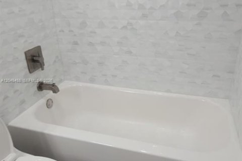 Copropriété à louer à Miami, Floride: 3 chambres, 114.08 m2 № 2168730 - photo 23