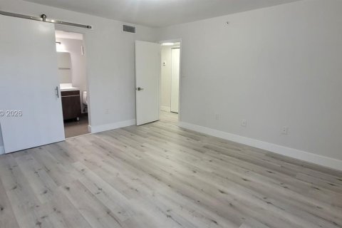 Copropriété à louer à Miami, Floride: 3 chambres, 114.08 m2 № 2168730 - photo 18