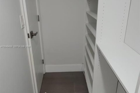 Copropriété à louer à Miami, Floride: 3 chambres, 114.08 m2 № 2168730 - photo 21