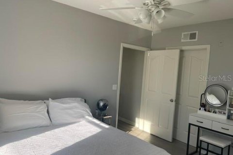 Condo in Celebration, Florida, 3 bedrooms  № 1543479 - photo 16
