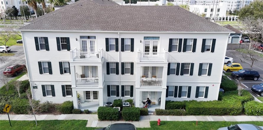 Condo in Celebration, Florida, 3 bedrooms № 1543479