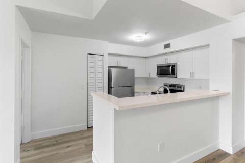 Condominio en venta en Miramar, Florida, 2 dormitorios, 89.74 m2 № 2175414 - foto 13