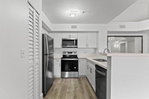Condominio en venta en Miramar, Florida, 2 dormitorios, 89.74 m2 № 2175414 - foto 19