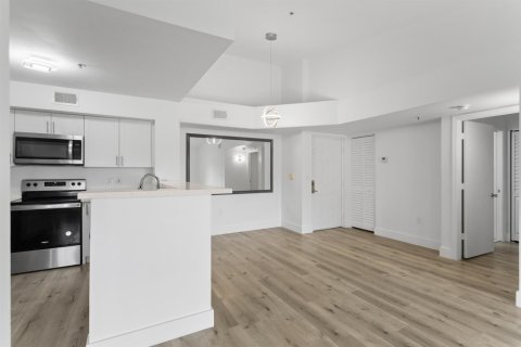 Condominio en venta en Miramar, Florida, 2 dormitorios, 89.74 m2 № 2175414 - foto 10