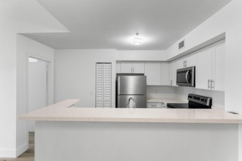 Condominio en venta en Miramar, Florida, 2 dormitorios, 89.74 m2 № 2175414 - foto 14